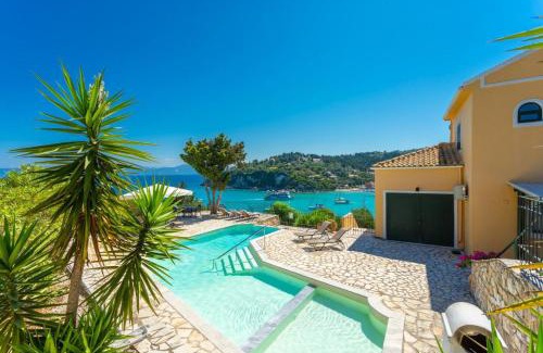 Lakka Villa | Alexander