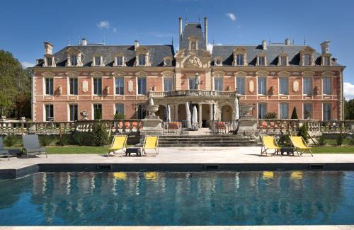Mazieres-en-Gatine Hotel | Alexandra Palace - La Maison Younan