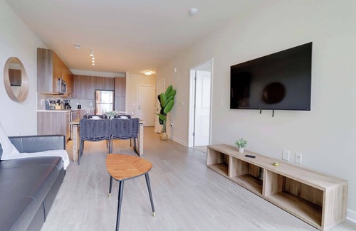 Jefferson Manor Apartment | Alexandria Apt: Business Center, Gym, Near DC