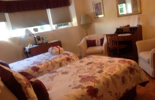 Shannon Lake Bed & Breakfast | Alexandria House Bed & Breakfast