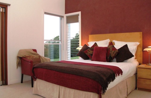 Doonan Bed & Breakfast | Alexandria Retreat - Luxury Romantic B&B Getaway