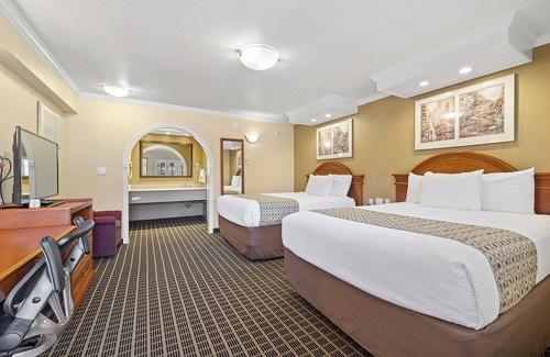 Little Saigon Hotel | Alexis Park Hotel