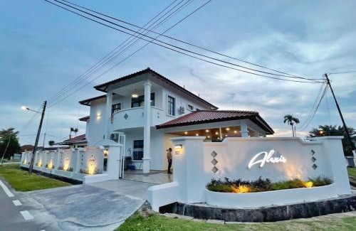 Muar House | ALEXIS VILLA Whole OR Room