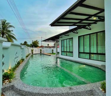 Muar House | ALEXIS VILLA Whole OR Room
