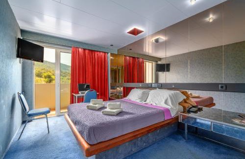 Skaramangas Hotel | ALFA HOTEL