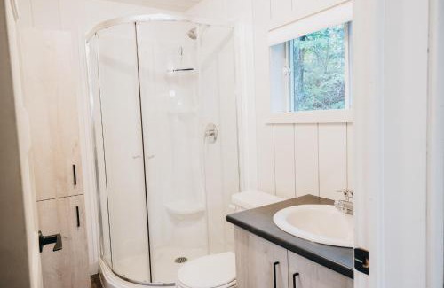 Frampton Ski Chalet | Alfred Shack - Chalet Miller Zoo