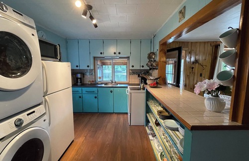 Algonquin Highlands Cottage | Algonquin Waterfront Getaway With SW Sunsets