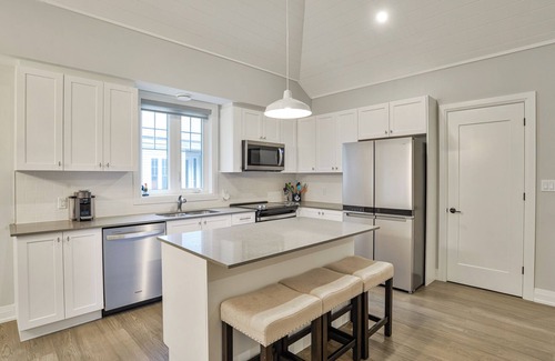 Minett House | Algonquin Cottage (#62)