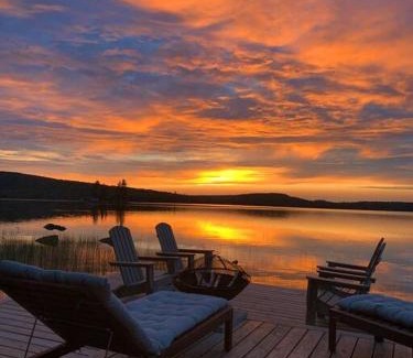 South River House | Algonquin Island 'Luxe' Cottage at the edge of the Park