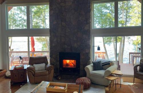 South River House | Algonquin Island 'Luxe' Cottage at the edge of the Park