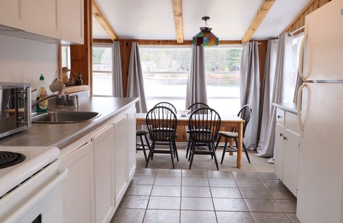 Algonquin Highlands Hotel | Algonquin Lakeside Inn