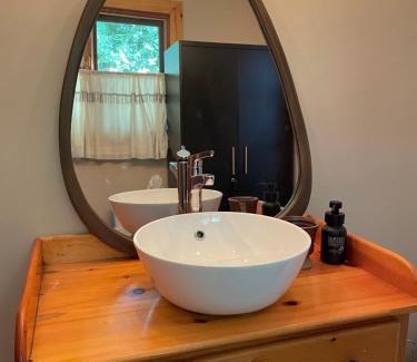Algonquin Highlands House | Algonquin Waterfront Getaway With SW Sunsets