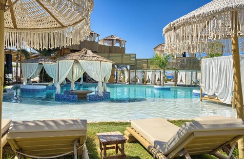 Haraki Apartment | Alia Beachfront Suites and Spa