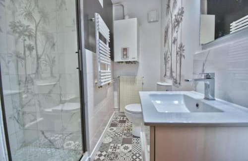 Maintenon Apartment | Alice aux pays des merveilles