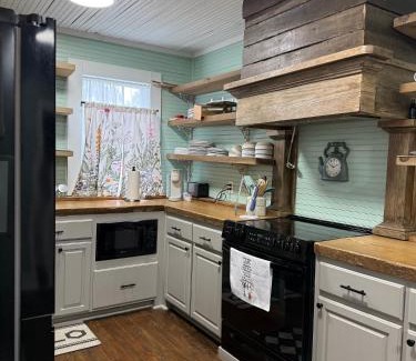 Jackson House | Alice by Ravens Keep