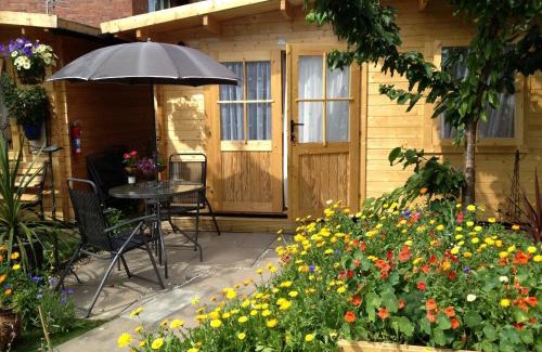 Cheltenham House | Alice Guest house