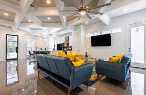 Northside House | Alim Pad 1: Chic brand new house near Downtown