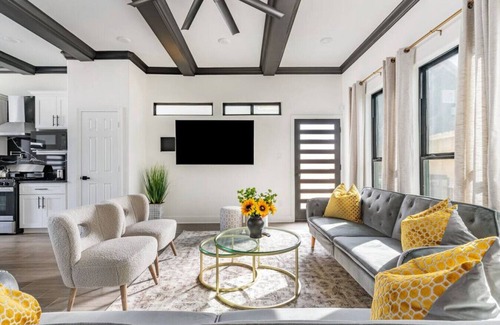 Northside House | Alim Pad 3: Brand New Modern house near downtown