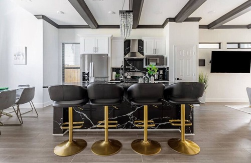 Northside House | Alim Pad 3: Brand New Modern house near downtown