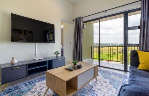 Greater Johannesburg Metropolitan Area Apartment | #AlimamaSpaces Future's GreenLee Hideaway