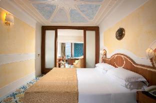 Meta Hotel | Alimuri Bay Resort