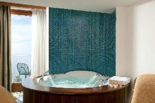 Meta Hotel | Alimuri Bay Resort