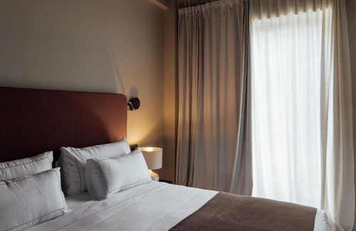 Lloreda Villa | ALIRON HOTEL