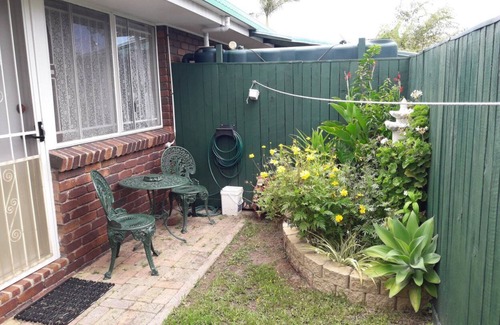 Kippa-Ring House | Alison's Rest. Close to station and shops.