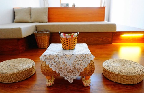 Huangpu Apartment | {Alive} 2 Double Bed Tatami with Projector