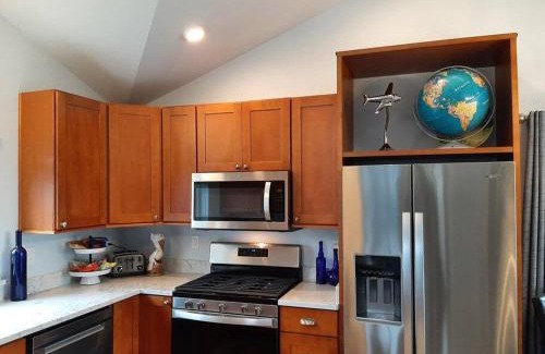 Alki House | Alki Beach Cottage, NEW, 2 bedrooms, 2 bathrooms, near beach, AC, WD, Parking