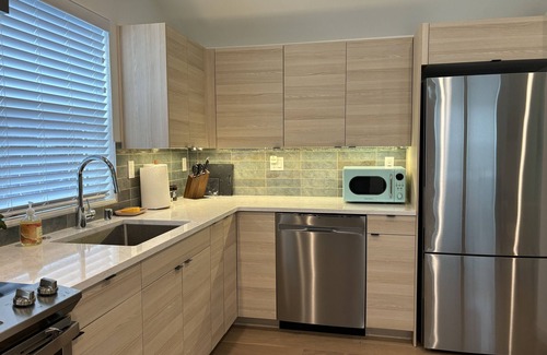 West Seattle Cottage | Alki Beach modern and cozy 3 bdrm home near dining, Lumen and T-Mobile park.