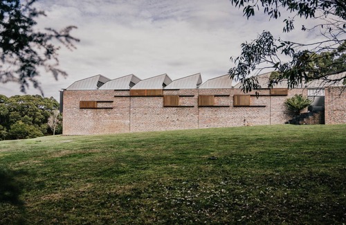 Wattle Hill House | Alkina Lodge Nuru