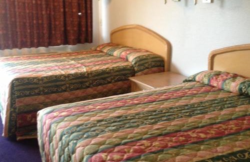 Azusa Hotel | All 8 Motel