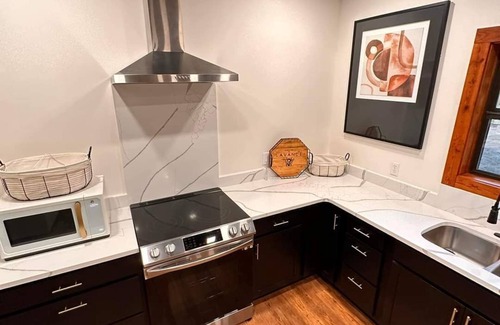 Perkinston Apartment | All about the Buzz