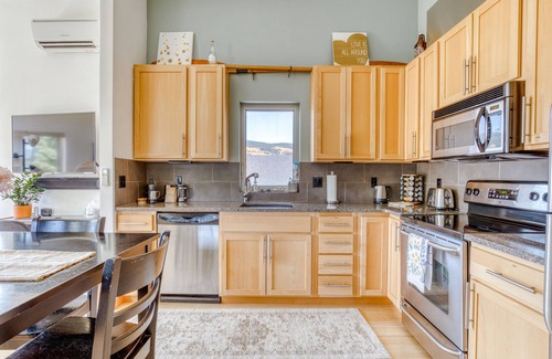 Mosier Condo | All About the View - Walk to River, Town, & Trails