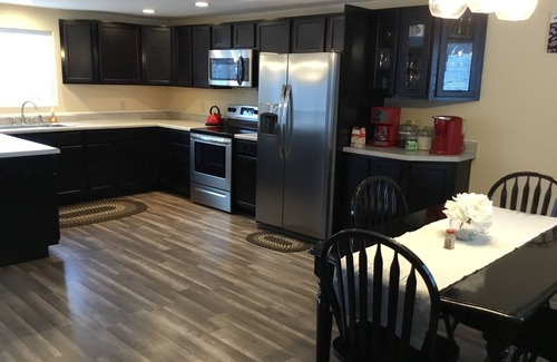Nashport House | All American Cabin with plenty of parking