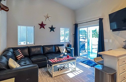 Parker Dam House | All-American Escape, Riverfront! River Lodge- WB3