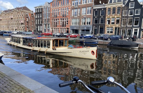 De Weteringschans Apartment | All Amsterdam sights and museums within walking distance!