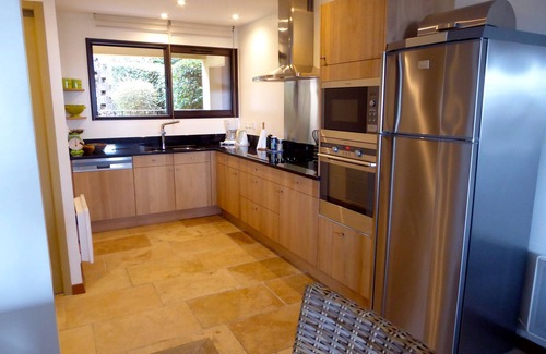 Bonnieux Apartment | ALL COMFORT, modern, NICE TERRACE, BEAUTIFUL VIEW of MONT VENTOUX