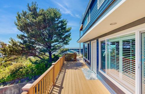 Lincoln City House | All Decked Out