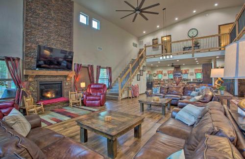 Kingston House | All-Encompassing Family Retreat Near Lake Texoma!