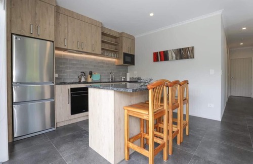 Springfield House | All Good | Modern & Close to the Redwoods Forest