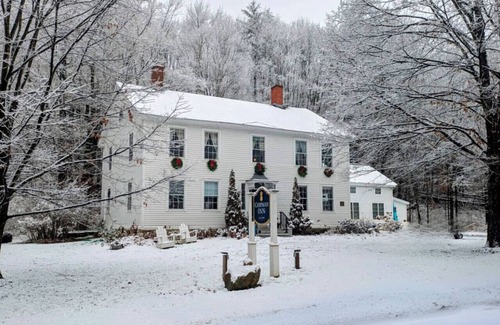Bread Loaf Apartment | All guest rooms in Chipman Inn- Your classic B&B in Vermont