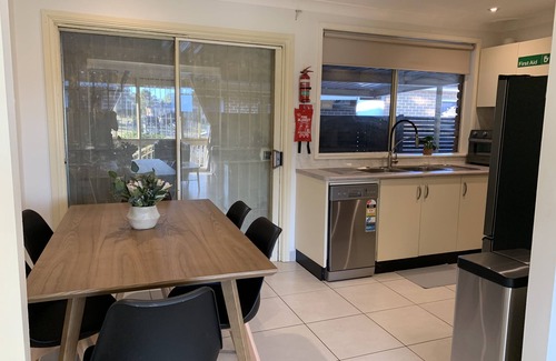 Fairfield West Boat Rental | All in 3 Bedrooms,sliding gate, Fairfield West