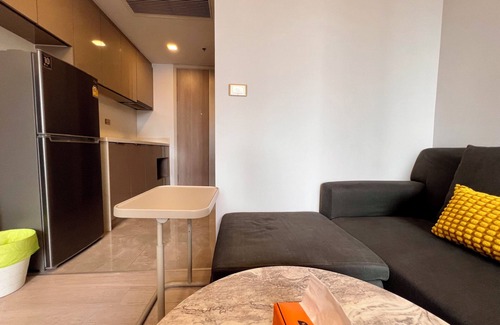 Rama 9 Apartment | All-Inclusive High Floor Studio w/Balcony, Pool & Gym, MRT 200m Away
