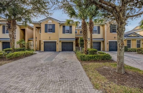 River Hall Condo | All inclusive golf resort in a 3bed 2bath turnkey condo with a lake view!