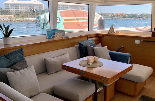 Nassau Boat Rental | All inclusive luxury sailing catamaran Amura in Nassau, Bahamas