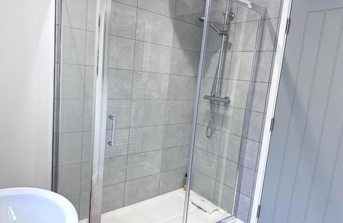 Chesterfield Apartment | All Inn Apartments