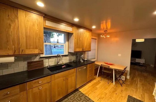 Ogden House | ALL NEW - Clean & Modern! Mountain Garden Oasis!