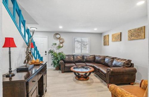 Berkley House | All New! Convenient Location! Sleeps 6